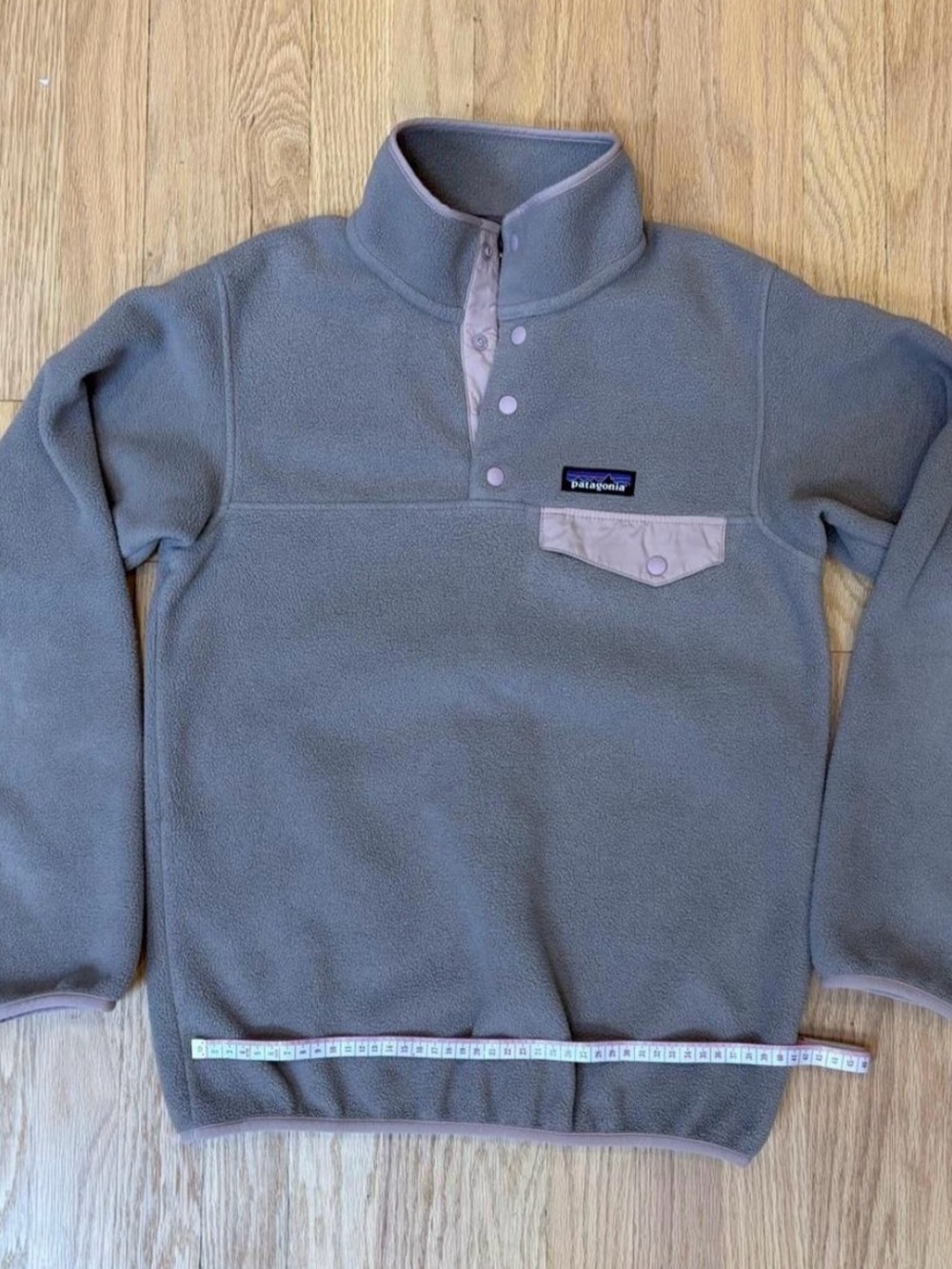 Light grey and light pink Patagonia fleece